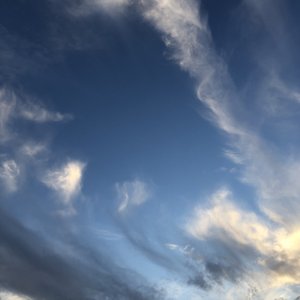 乳罩脱了喂男人吃奶视频
