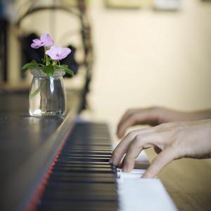 乳罩脱了喂男人吃奶视频
